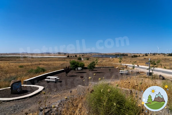 רחבת קמפינג חניון לילה מצפה נחמה - אתר הטבע הישראלי