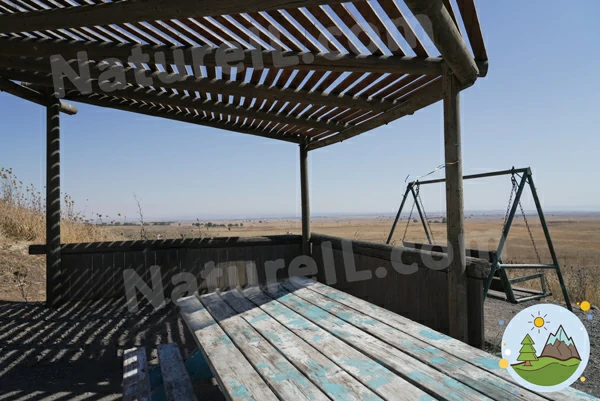 הפרגולה בחניון הלילה מצפה נחמה - אתר הטבע הישראלי