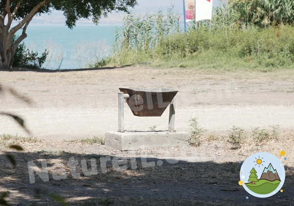 מקום להבעת אש בחוף כורסי - אתר הטבע הישראלי